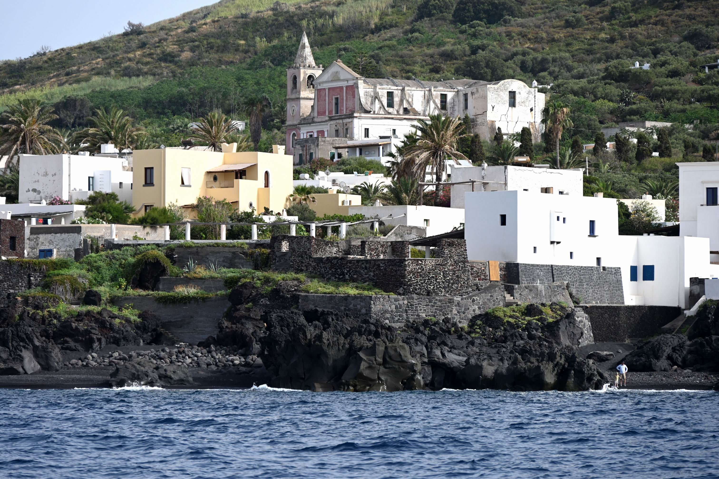 Private_Guided_Tour_of_Strromboli.JPG