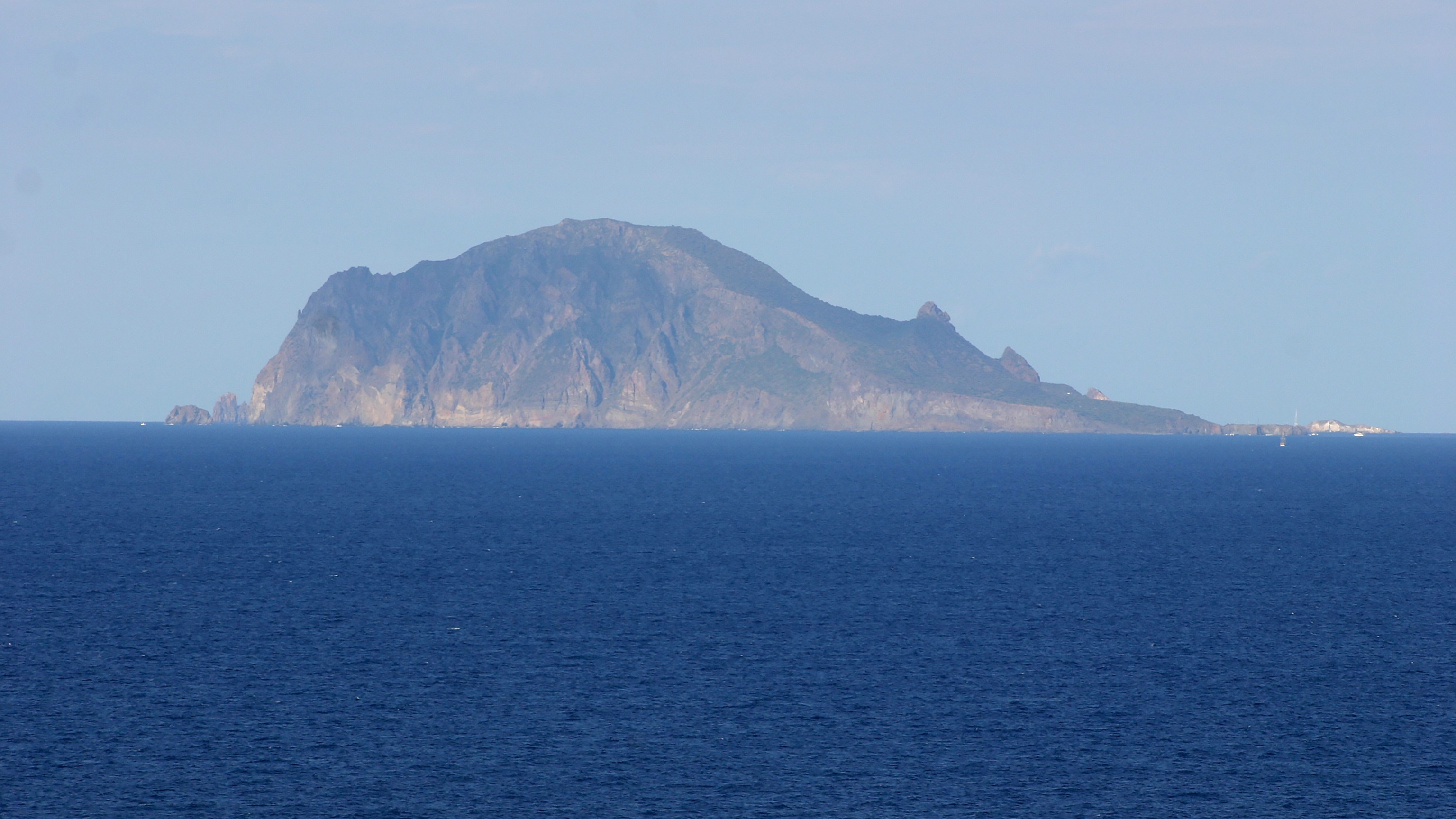 Panarea_Visit_with_local_guide.JPG