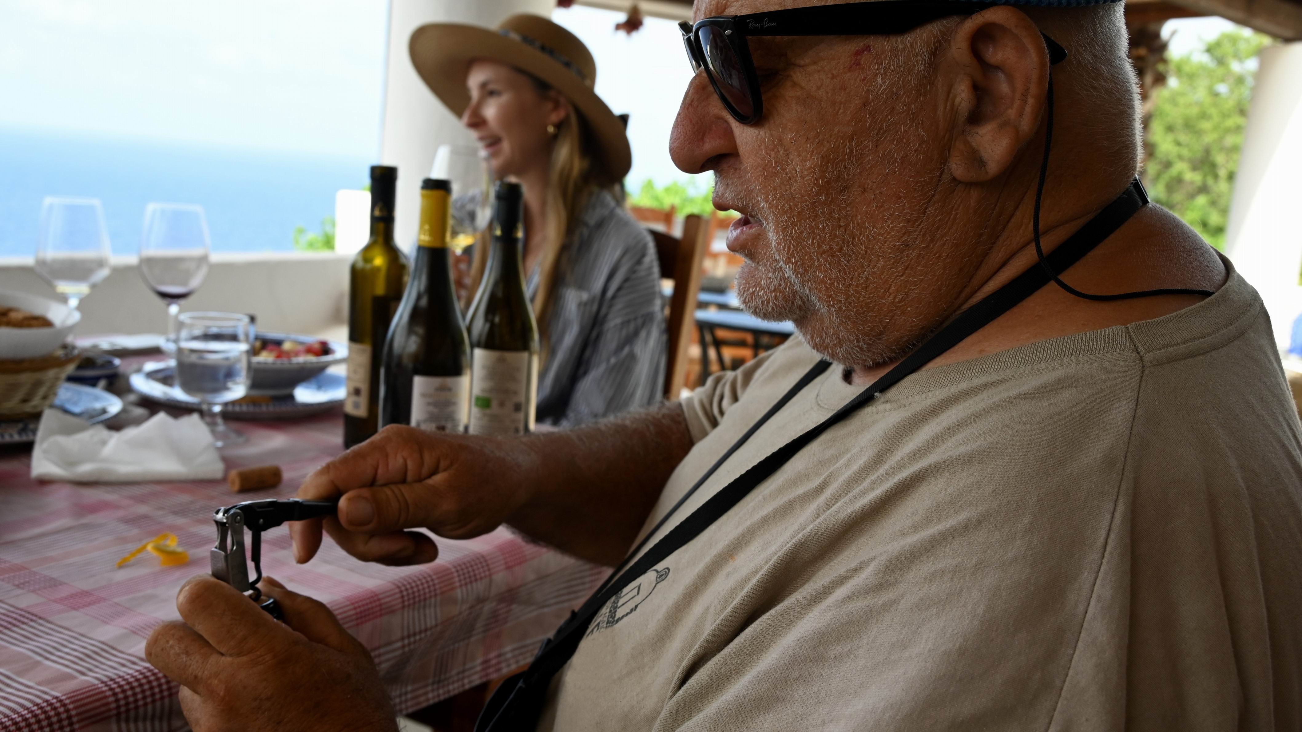 Malvasia_wine_tasting_in_salina.JPG