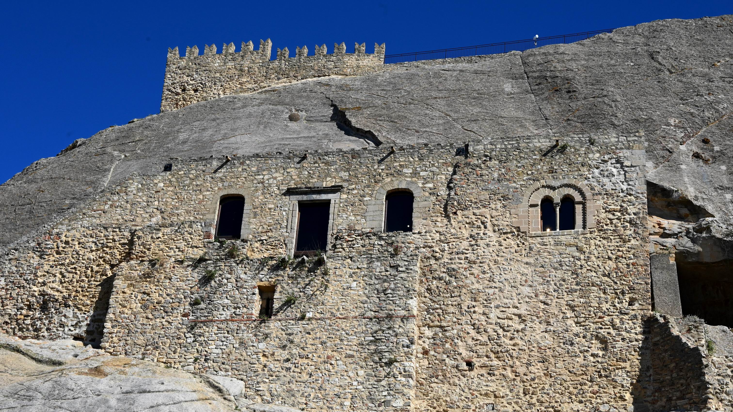 Sperlinga_Castle_Private_Guided_Tour.JPG