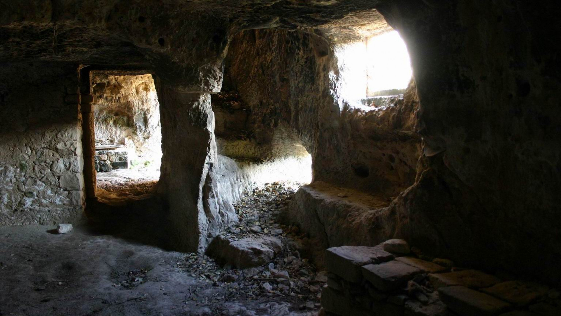 Cava Ispica Trekking Tour with a Private Local Expert Guide